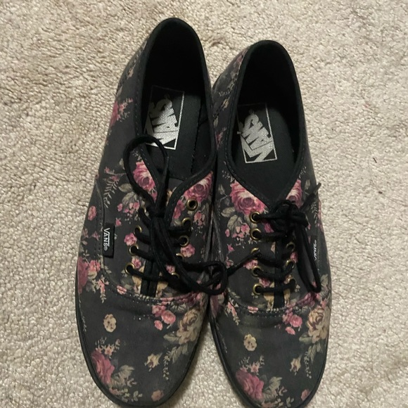 Vans - Picture 3 of 4